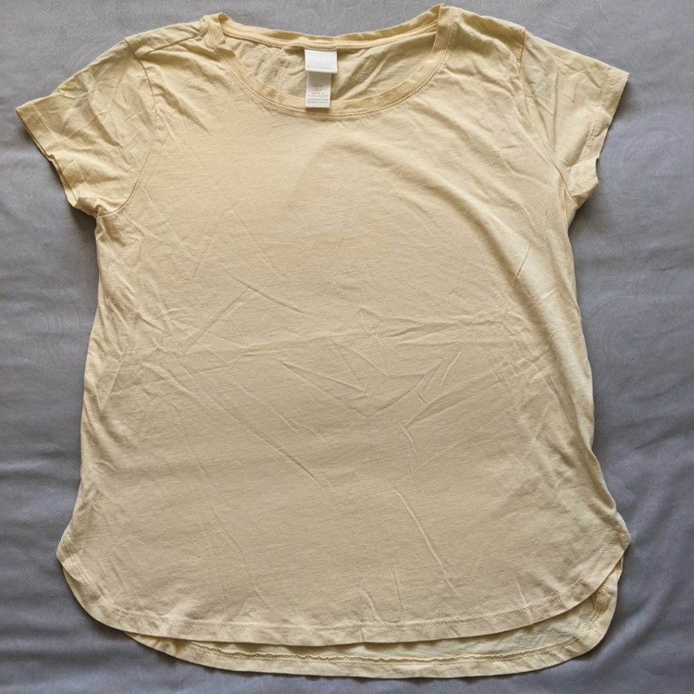 Yellow t shirt